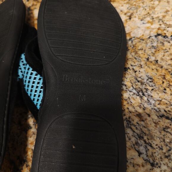 Brookstone Black Flip Flops Size M Women's Comfort Sandals - Picture 9 of 11